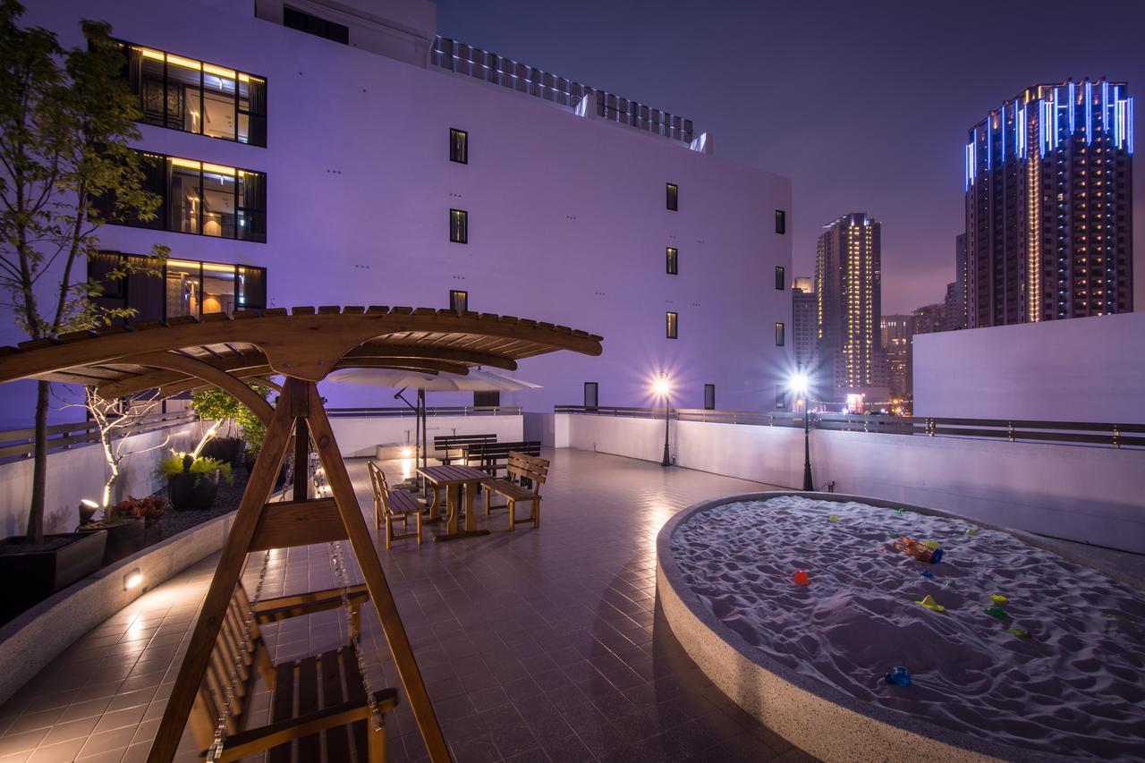 U-Her Hotel Taichung Exterior photo